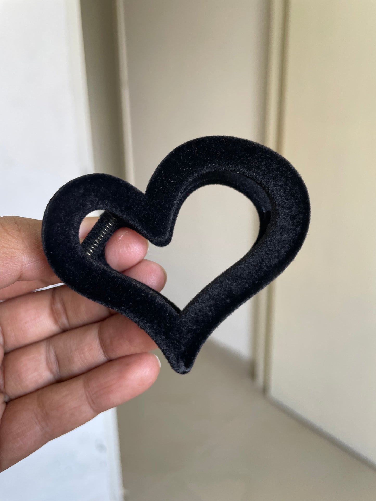 Heart Shaped Velvet Hair Clutcher